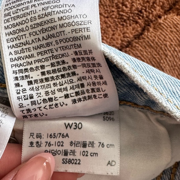 Levi’s 501® Original Fit High Rise Women’s Shorts in Luxor Heat - Picture 3 of 5